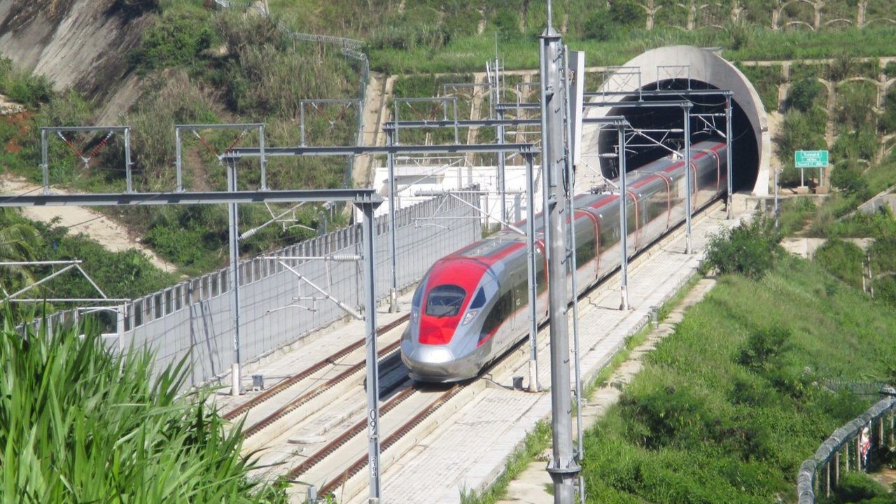 Kereta Cepat Whoosh Jakarta-Bandung