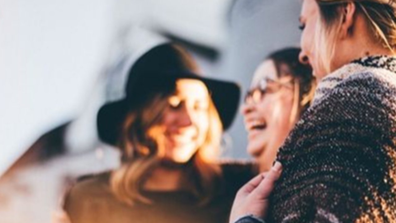 Kumpulan kata-kata lucu makan siang ini bisa menemani waktu istirahatmu dan membuat harimu lebih ceria.