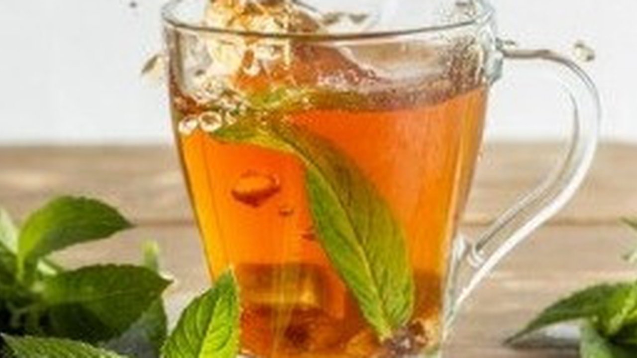 Ilustrasi Teh Herbal (Sumber: freepik.com)