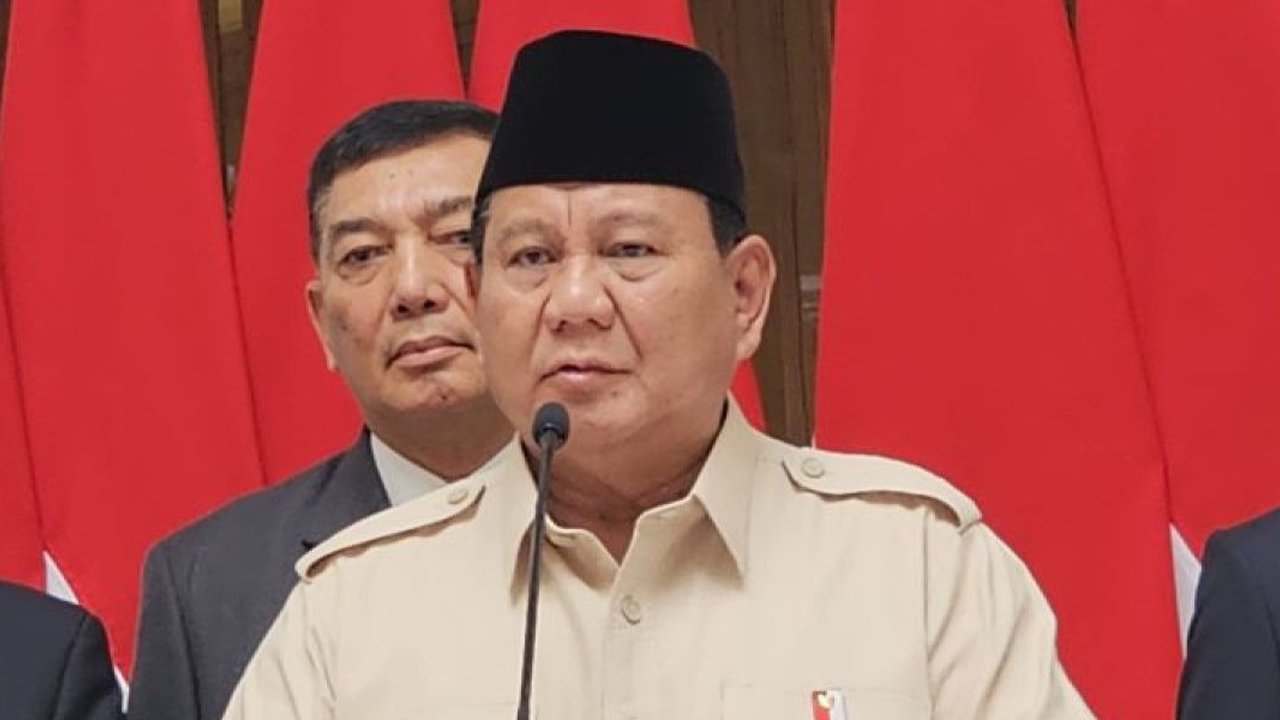 Presiden Prabowo Subianto mengajak masyarakat untuk menyambut Hari Raya Natal dengan semangat Indonesia yang damai, rukun, dan sejahtera."Sebagaimana ...