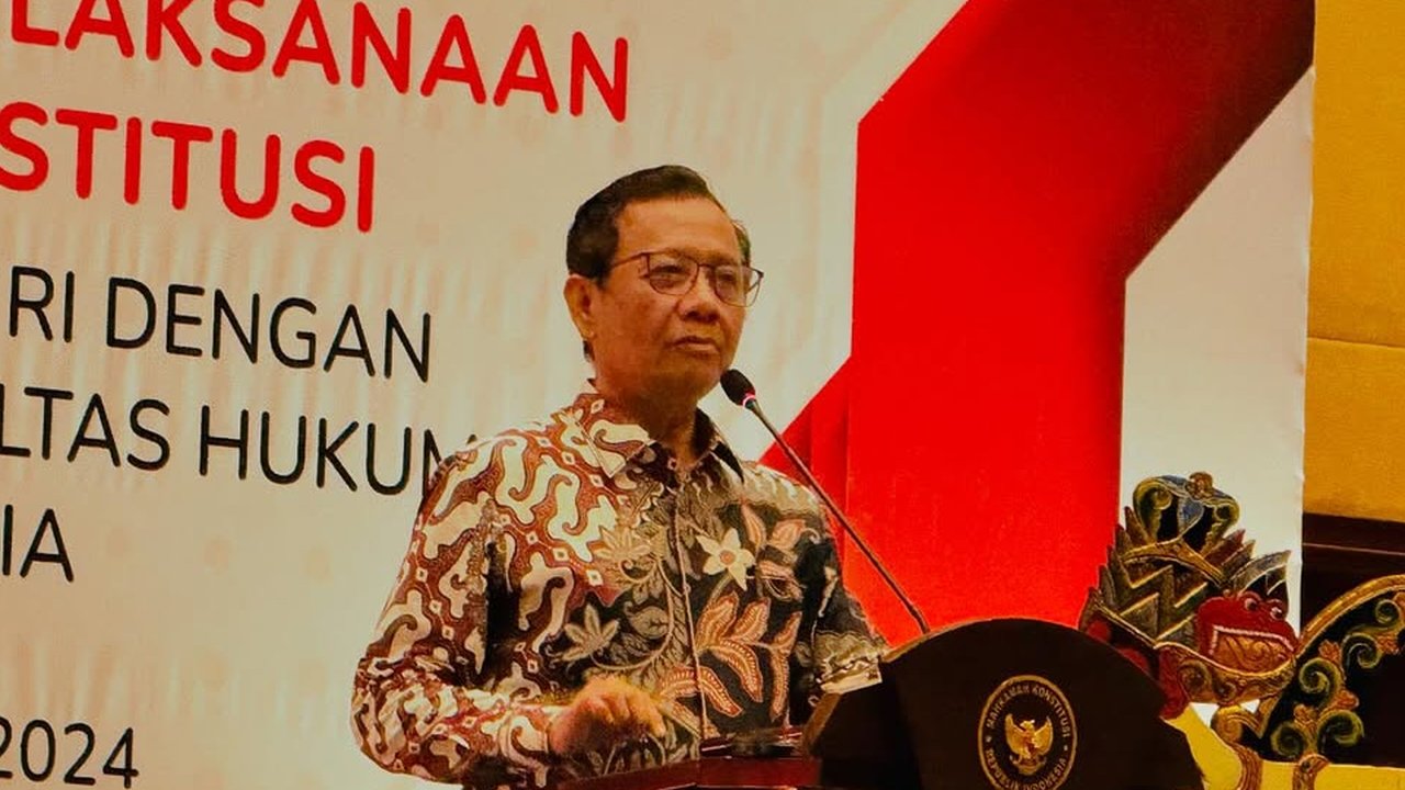 Kisah Kesederhanaan Gus Dur Saat Foto Kepresidenan, Rela Tunggu Jas Disetrika (Liputan6.com)