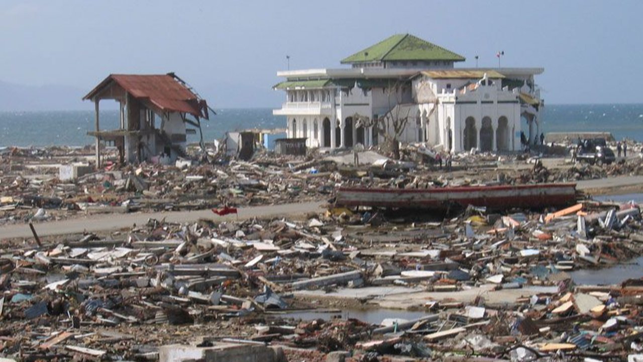 tsunami aceh 2004