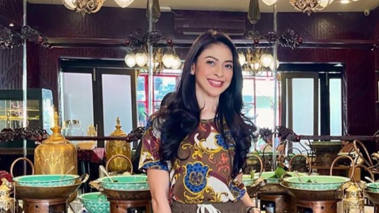 Putri Indonesia Pertama Cantik & Awet Muda, Indira Sudiro