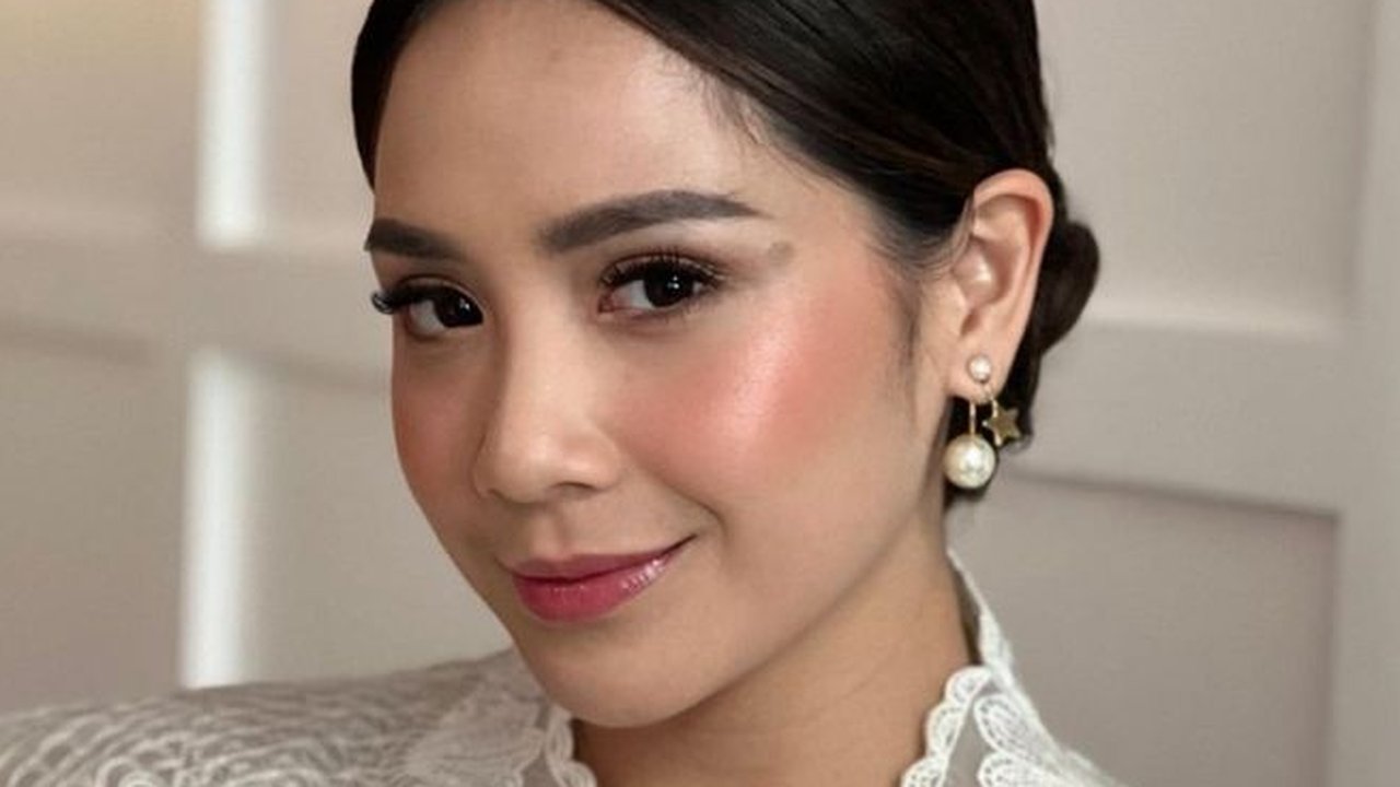 9 Tips Makeup Kondangan yang Sederhana tapi Elegan, Dijamin Bikin Memukau