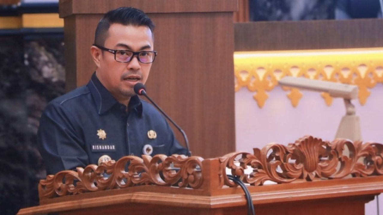 Komisi Pemberantasan Korupsi (KPK) mengungkapkan Penjabat (Pj) Wali Kota Pekanbaru Risnandar Mahiwa menjadi salah satu pihak yang terjaring operasi tangkap ...