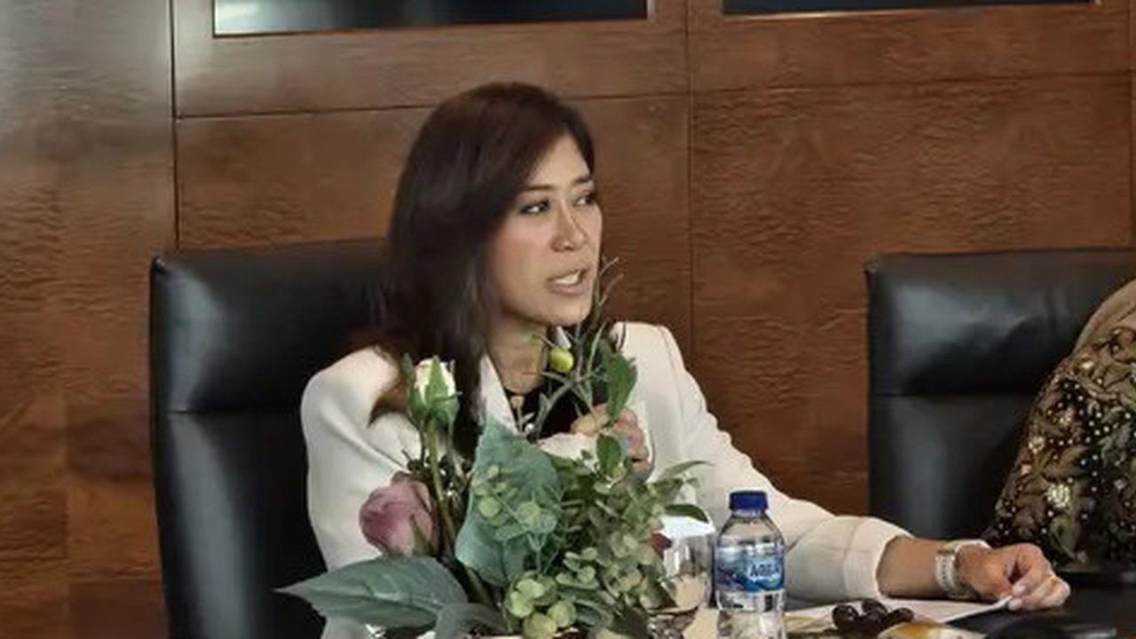 Menko PMK Muhaimin Iskandar dan Menkomdigi Meutya Hafid saat konferensi pers terkait judi online di Kantor Kementerian Koordinator Bidang Pembangunan Manusia dan Kebudayaan, Jakarta, Kamis (28/11/2024).