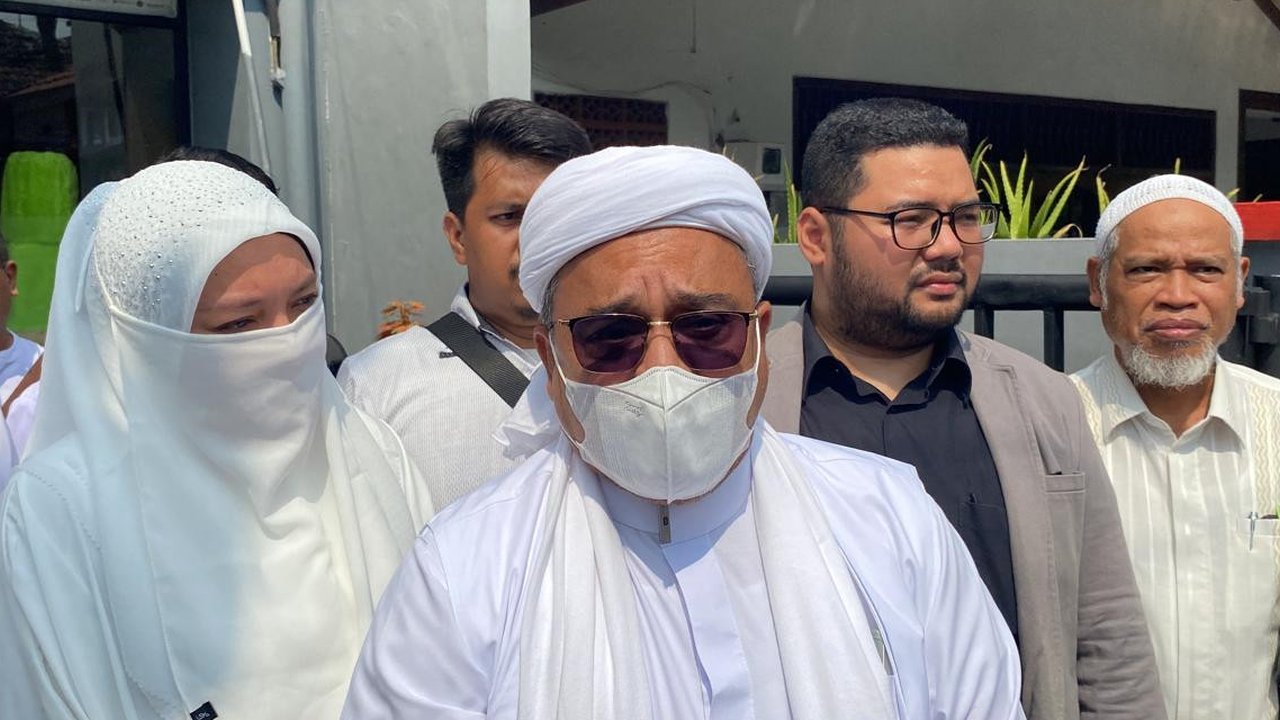 Mantan Ketua Umum FPI Rizieq Shihab resmi bebas murni. (Merdeka).