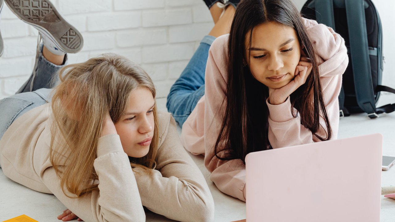 Mengenal penyebab yang dapat menjadi gangguan pubertas pada anak (foto: Pexels/ Norma Mortenson)