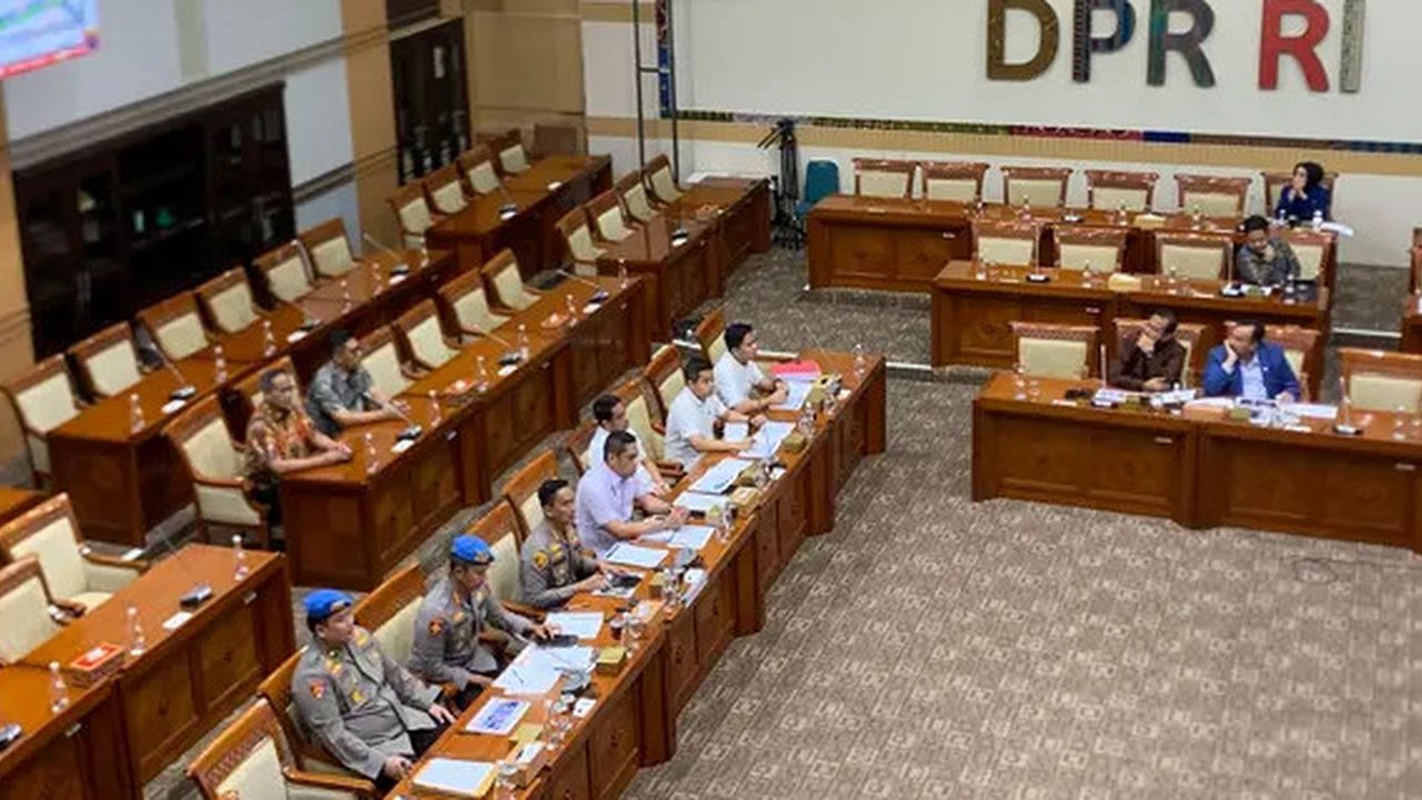 Kapolrestabes Semarang Kombes Irwan RDP di Komisi III DPR