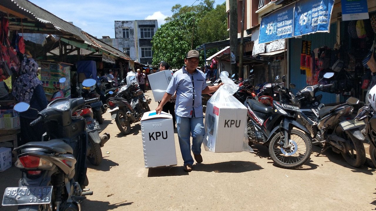 Ditemukan dugaan pelanggaran, sejumlah Tempat Pemungutan Suara atau TPS di Kelurahan Jelupang, Kecamatan Serpong Utara, Kota Tangerang Selatan (Tangsel), bakal dijadwal menggelar Pemungutan Suara Ulang (PSU).