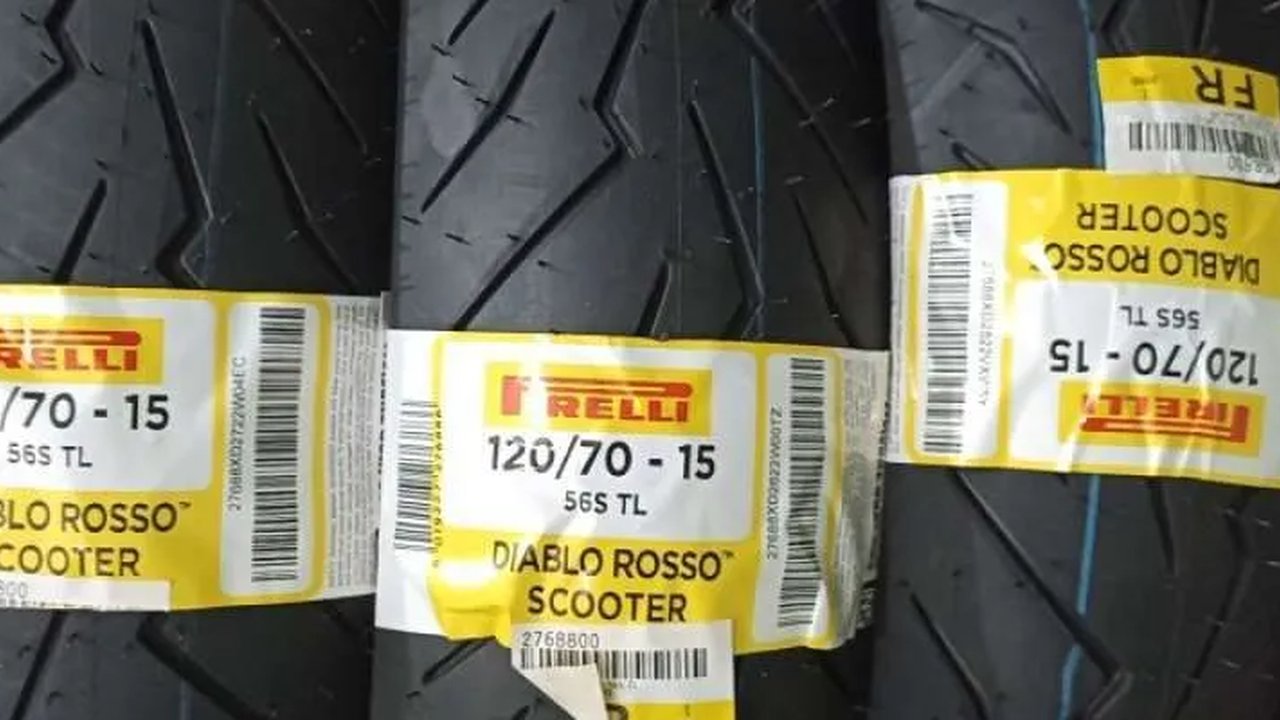 Kumpulan Ban Motor untuk Skuter yang Kuat di Permukaan Basah