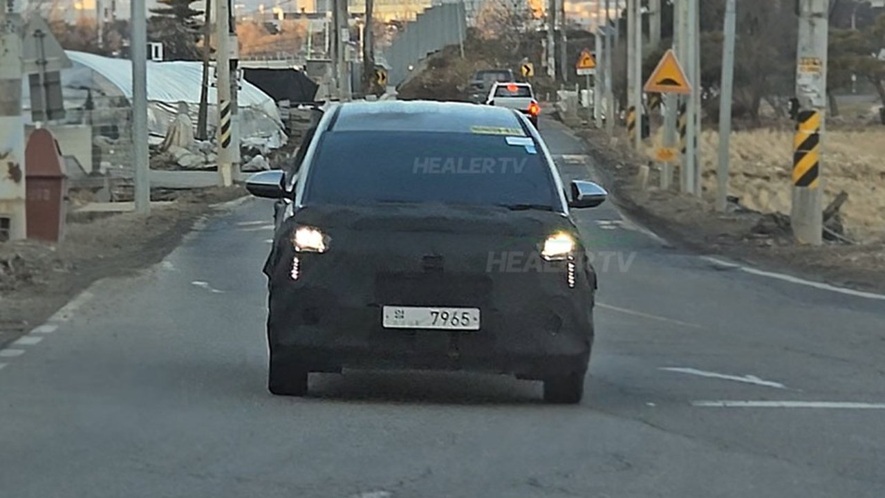 Foto mata-mata Hyundai Stargazer facelift.