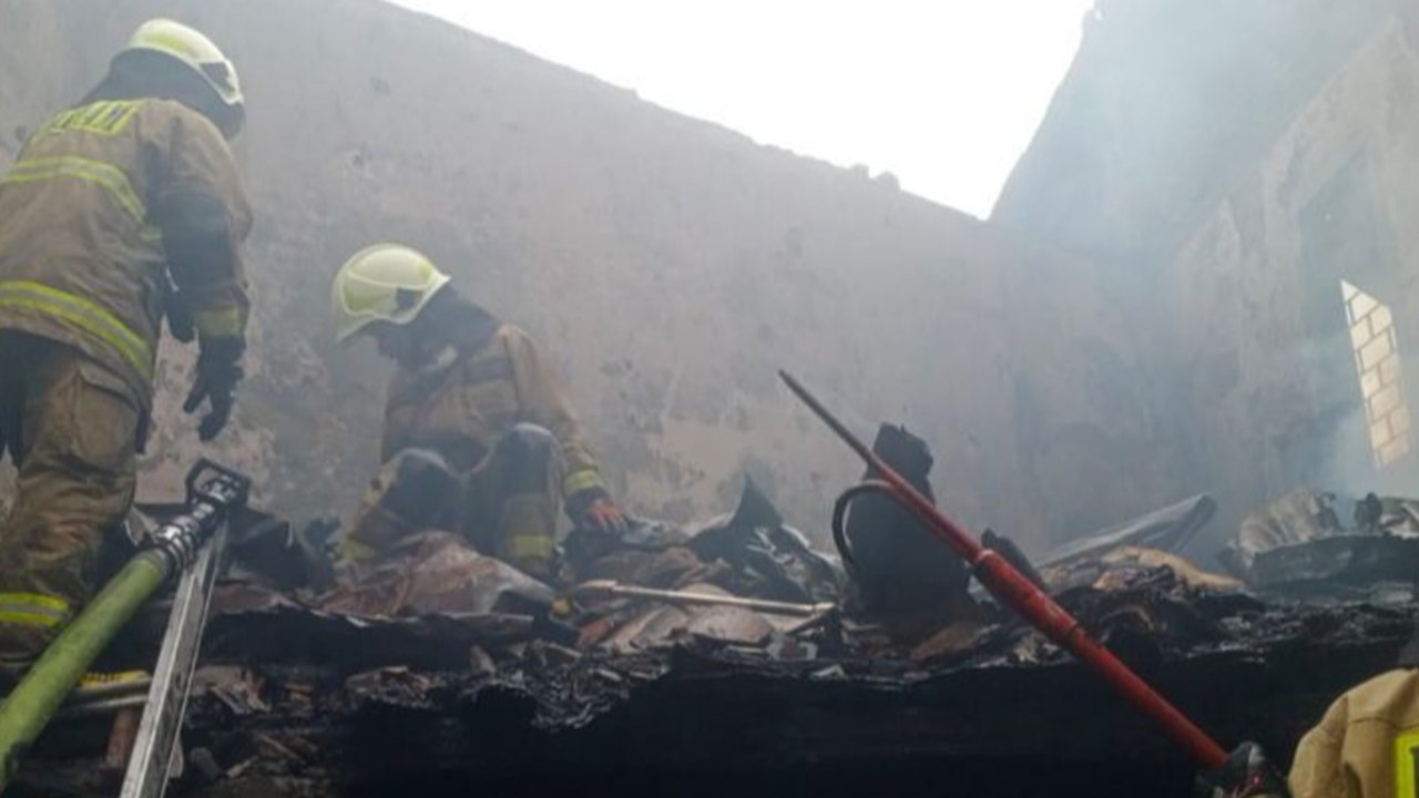 Kebakaran warteg di Senen