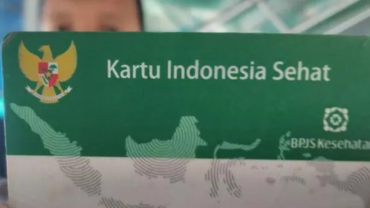 Sebagai upaya pencegahan penyebaran COVID-19, dilakukan penyemprotan disinfektan pada seluruh fasilitas kantor di Jalan Karya, Medan Barat, sejak Sabtu, 11 Juli 2020.