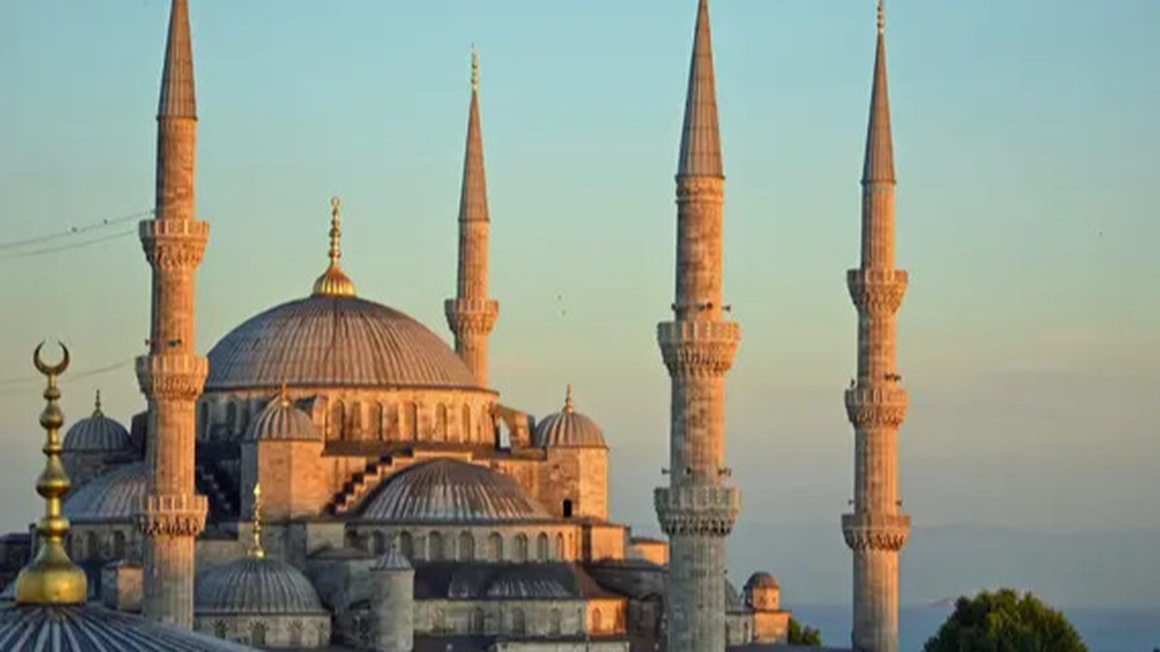 Biar nggak telat, ini jadwal sholat, imsakiyah dan buka puasa hari ke-2, 18 Mei 2018. (Ilustrasi: AboutIslam.net)