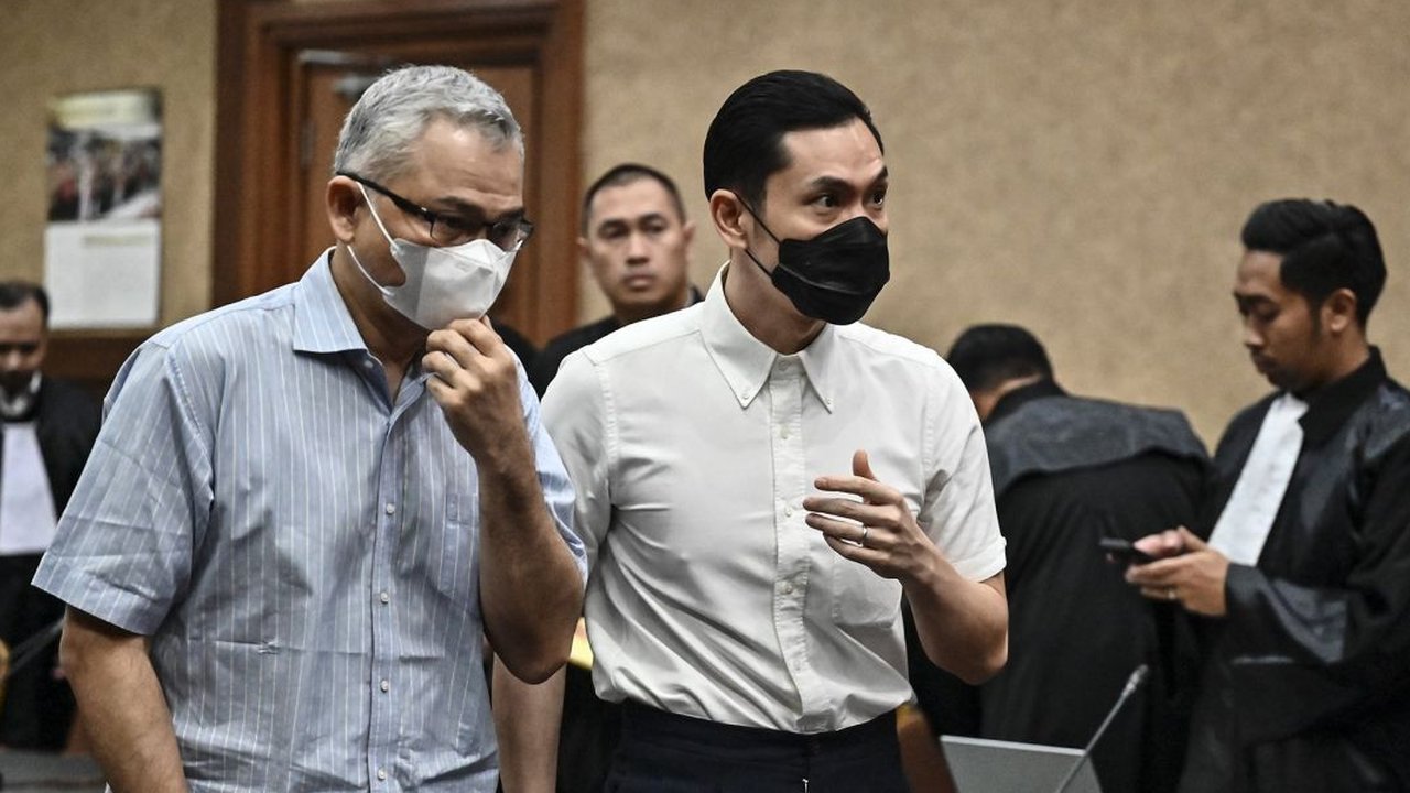 Namun, kini sudah tidak terlihat lagi unggahan kebersamaan Sandra bersama sang suami, termasuk foto pernikahannya.