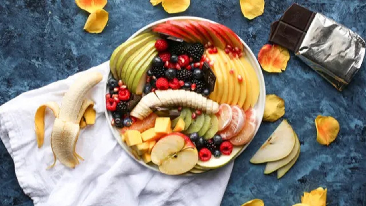 Ilustrasi makanan penuh nutrisi. (Foto: Unsplash/Brooke Lark)