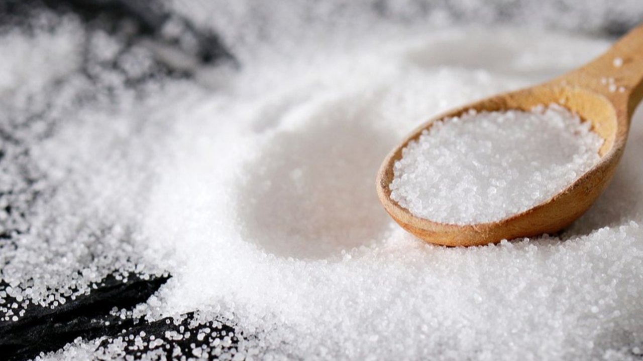 Although the use of MSG in food is considered safe, many people are switching to natural seasonings to maintain their health.