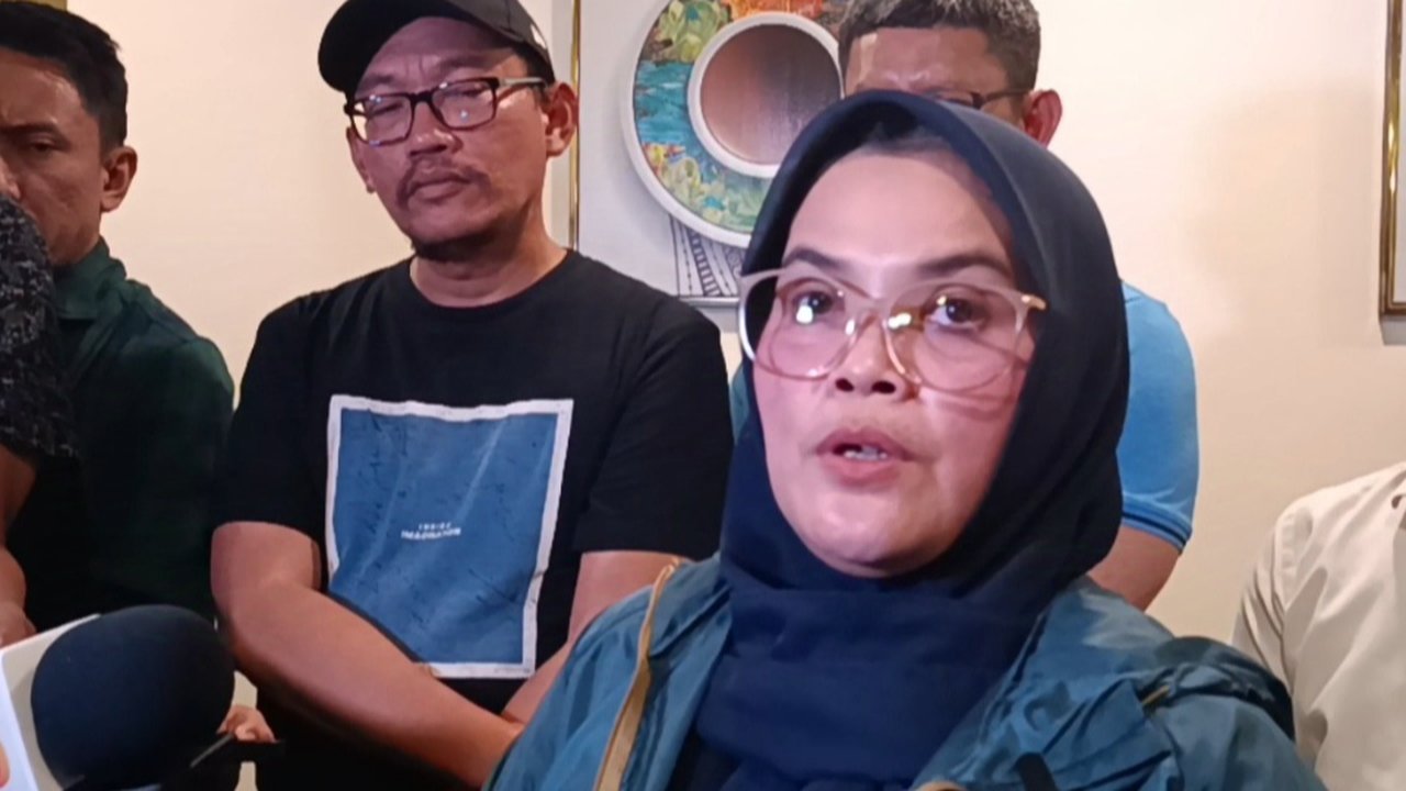 Anggota Bawaslu Lolly Suhenti
