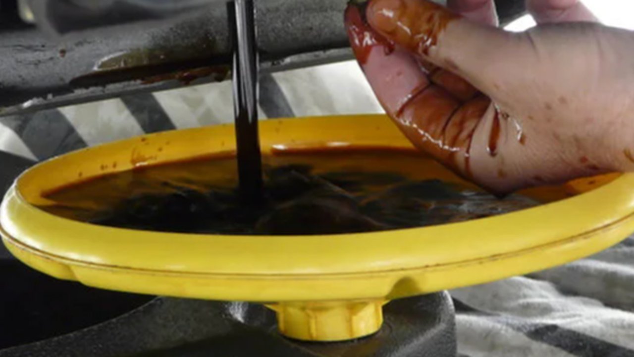 Apa yang Dimaksud dengan Oli Pan dan Mengapa Hal Ini Penting bagi Kinerja Mobil?