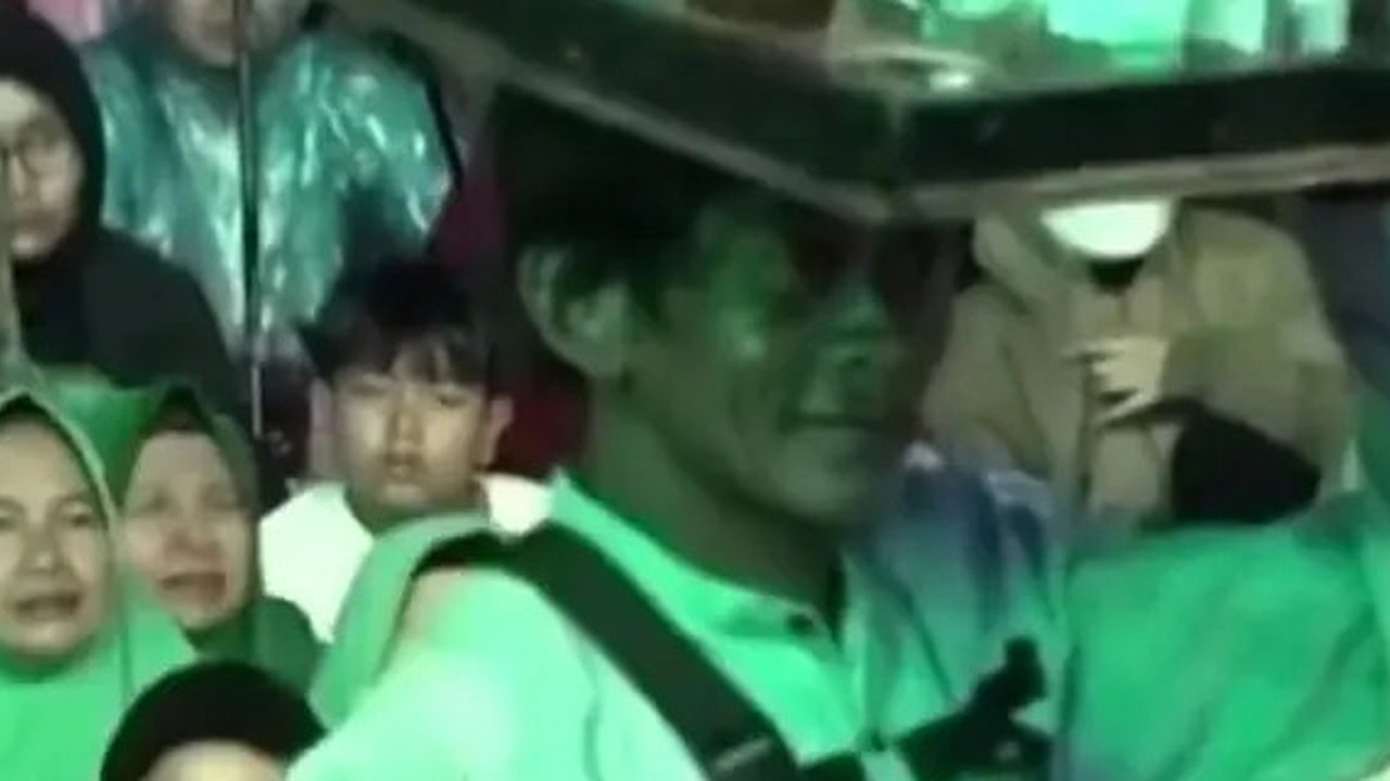 Gus Miftah Borong Dagangan di Lokasi Dakwah Setelah Viral Permalukan Penjual Es Teh