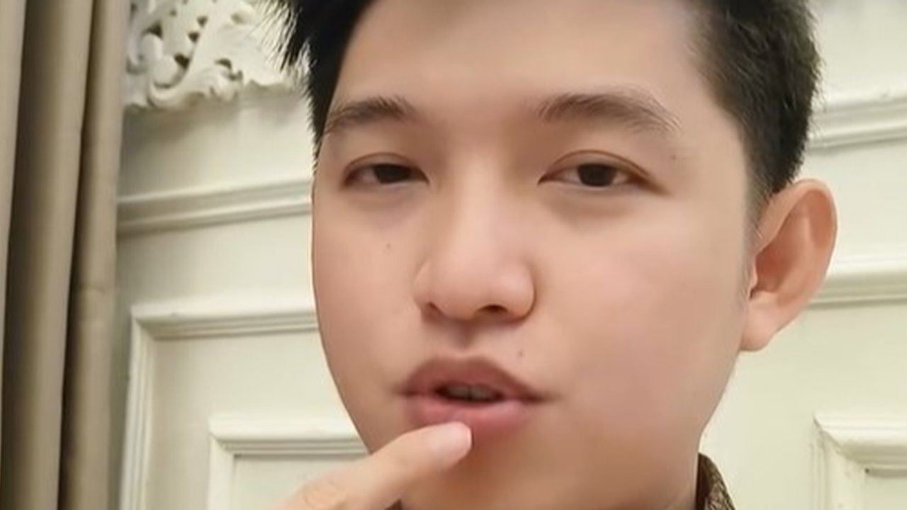 Dennis Lim Sikapi Gus Miftah yang Hina Penjual Es Teh, Sebut Mulut Bagai Teko - Jika Diisi Comberan Keluarnya Comberan