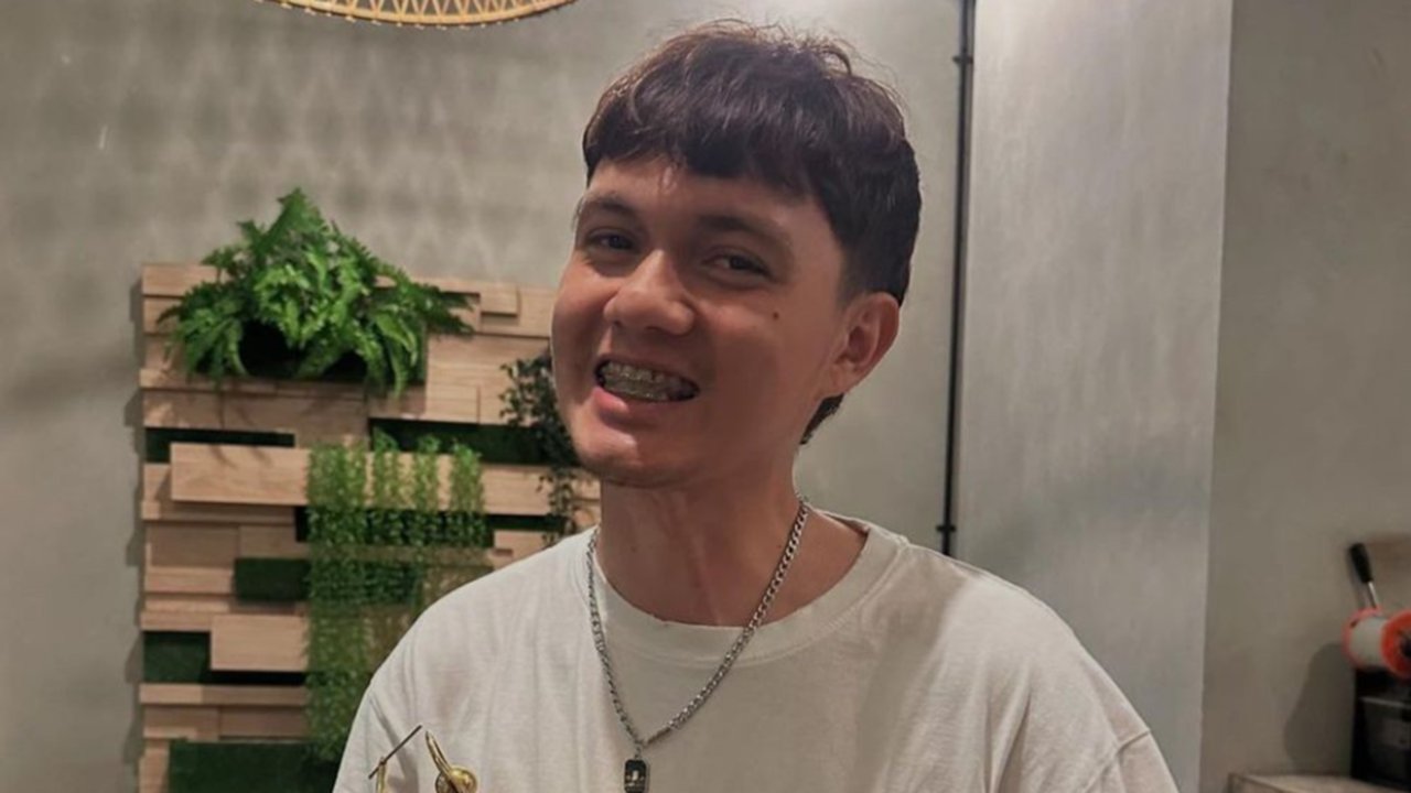 Nyoman Paul Menangi Penghargaan Pendatang Baru Terbaik di AMI Awards 2024, Sampaikan Kata Motivasi