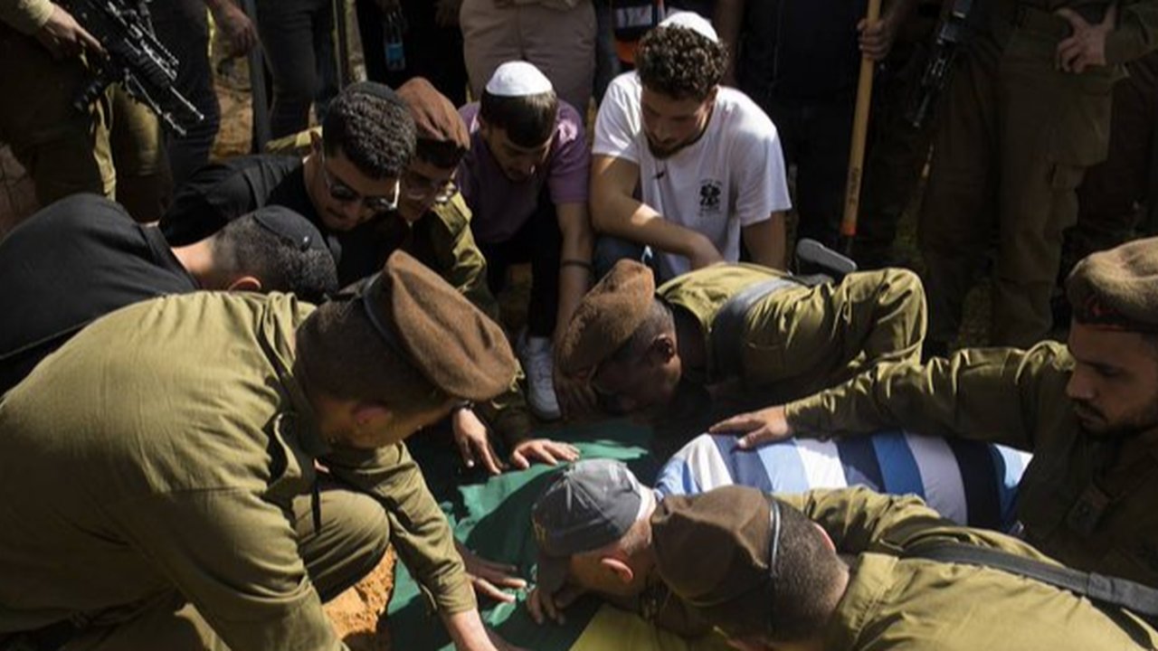 Pemakaman tentara Israel dari Brigade Golani yang terbunuh di Gaza.