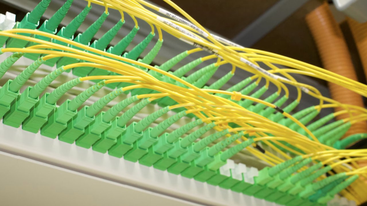 Ilustrasi Kabel Serat Optik, Fiber Optik. Kredit: PDPics via Pixabay