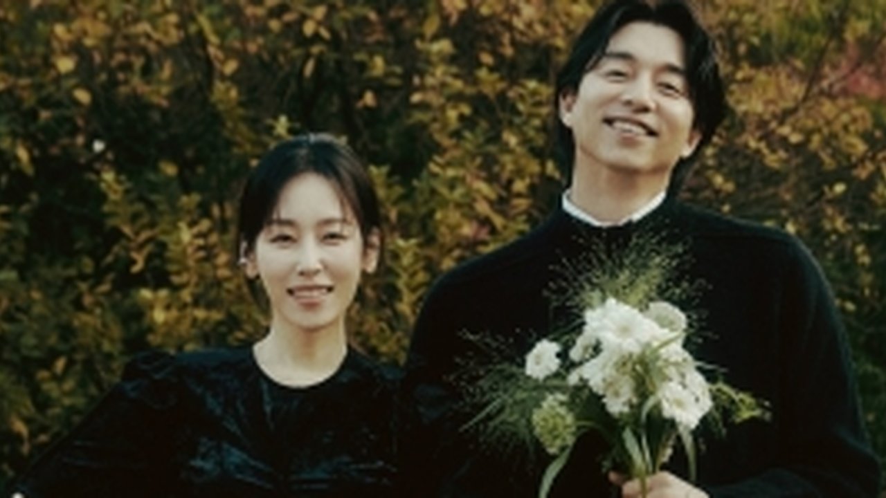 Kawin Kontrak di 'THE TRUNK', 9 Potret Gong Yoo dan Seo Hyun Jin dalam Photoshoot Terbaru - Pancarkan Chemistry Bak Pasangan Beneran