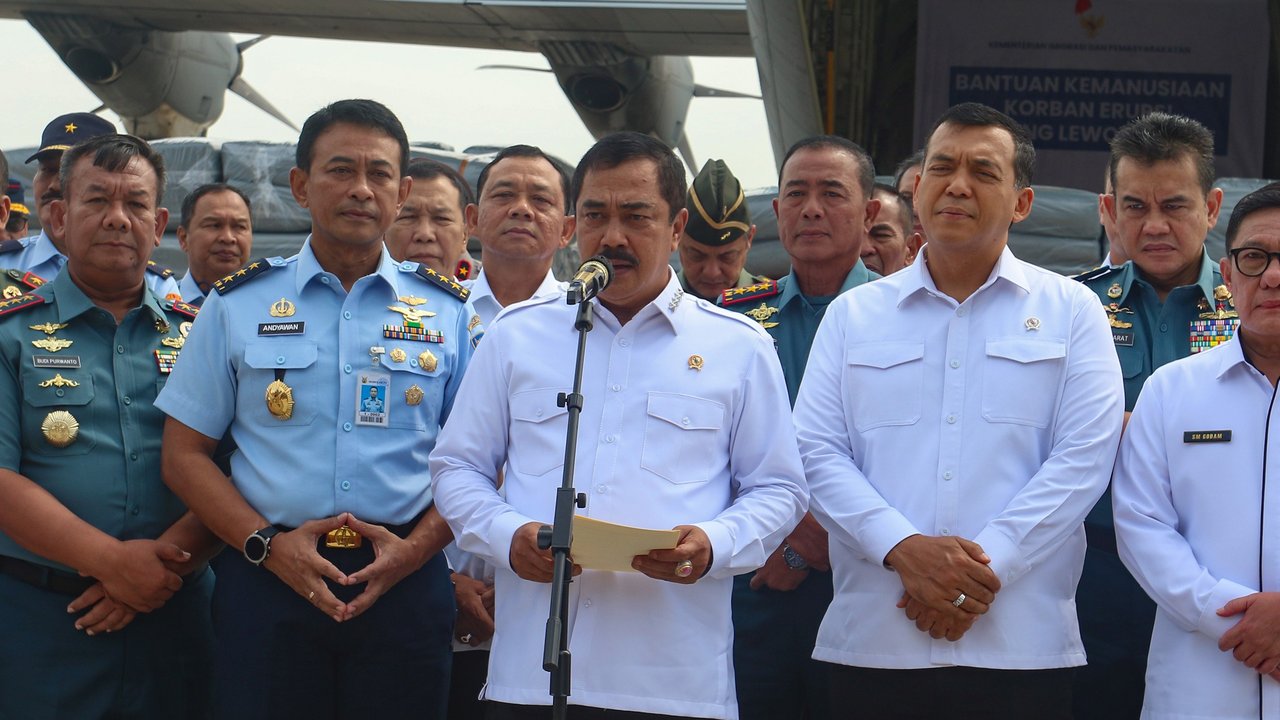 Menteri Imipas Agus Andrianto kirimkan bantuan untuk korban erupsi Gunung Lewotobi Laki-Laki.
