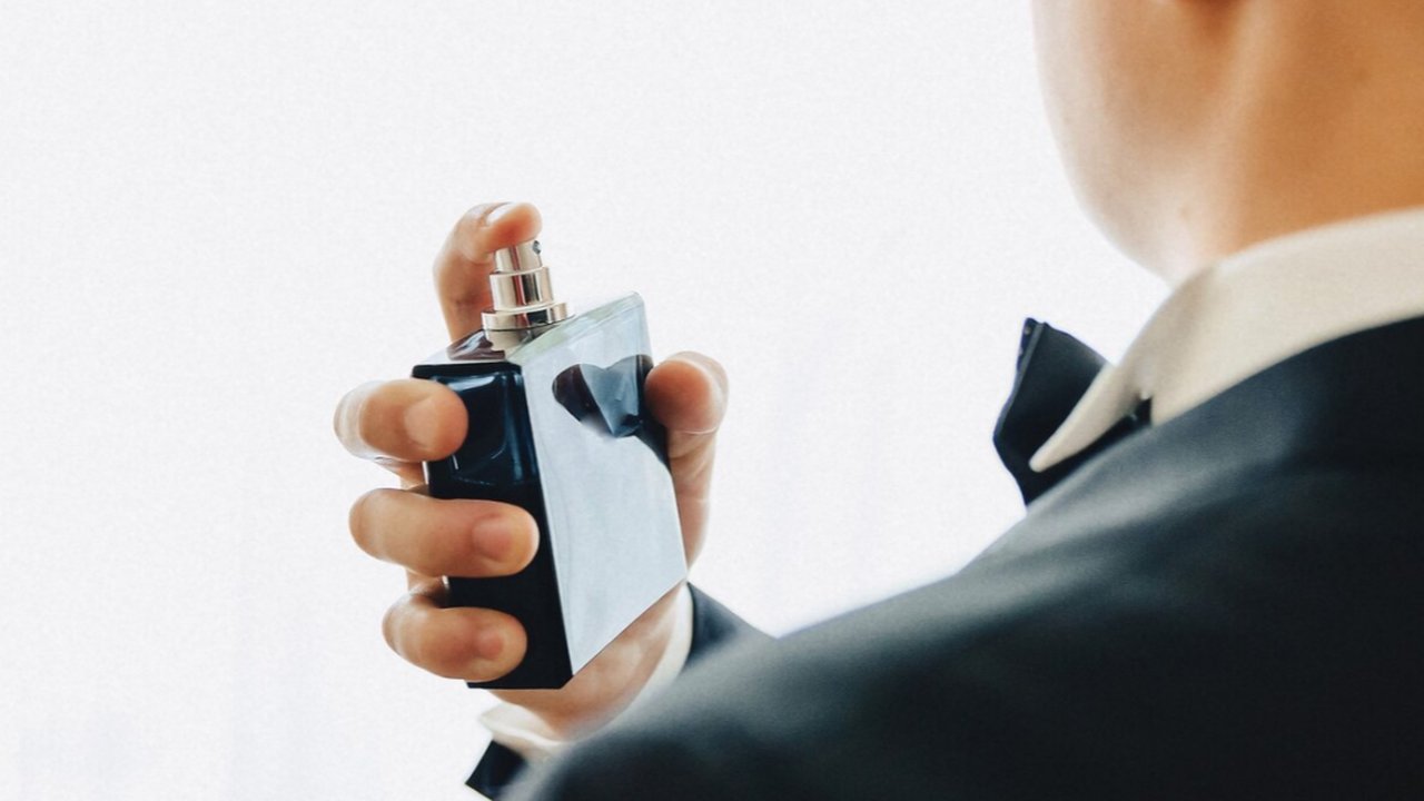4 Aroma Parfum Pria yang Dijamin Membuat Wanita Terpesona