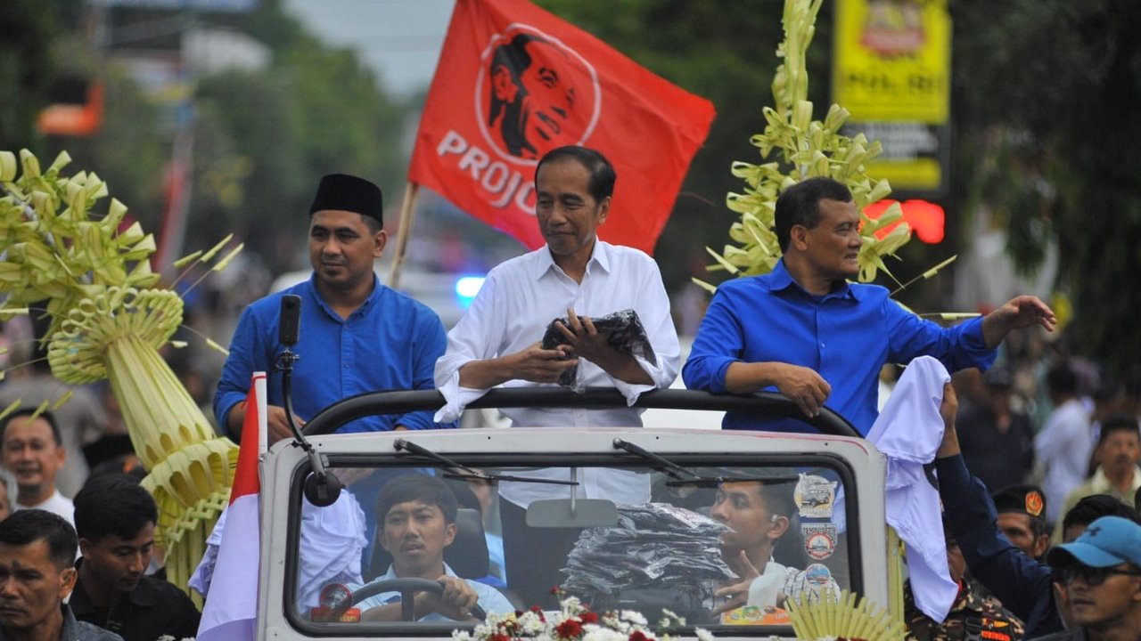 Jokowi Bersama Ahmad Luthfi-Taj Yasin Pawai Keliling Kota Klaten dan Karanganyar