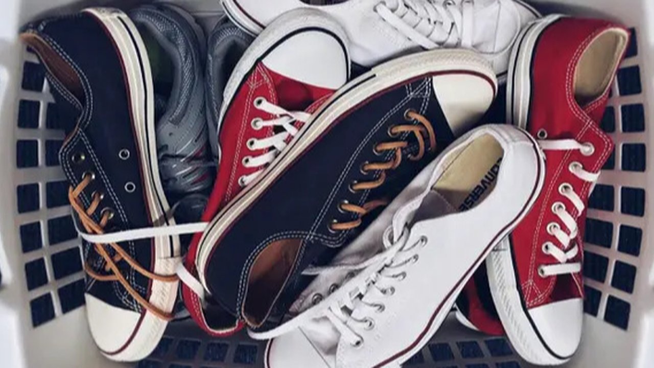 Ilustrasi memilih sepatu. (Copyright Pexels/Alexandra Maria)