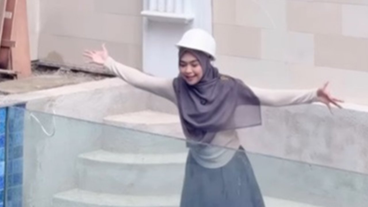 Menariknya, terdapat spot khusus untuk si kecil Moana. Spot ini akan digunakan selayaknya tribun untuk menonton sang ibu yang sudah berencana jadi mermaid.