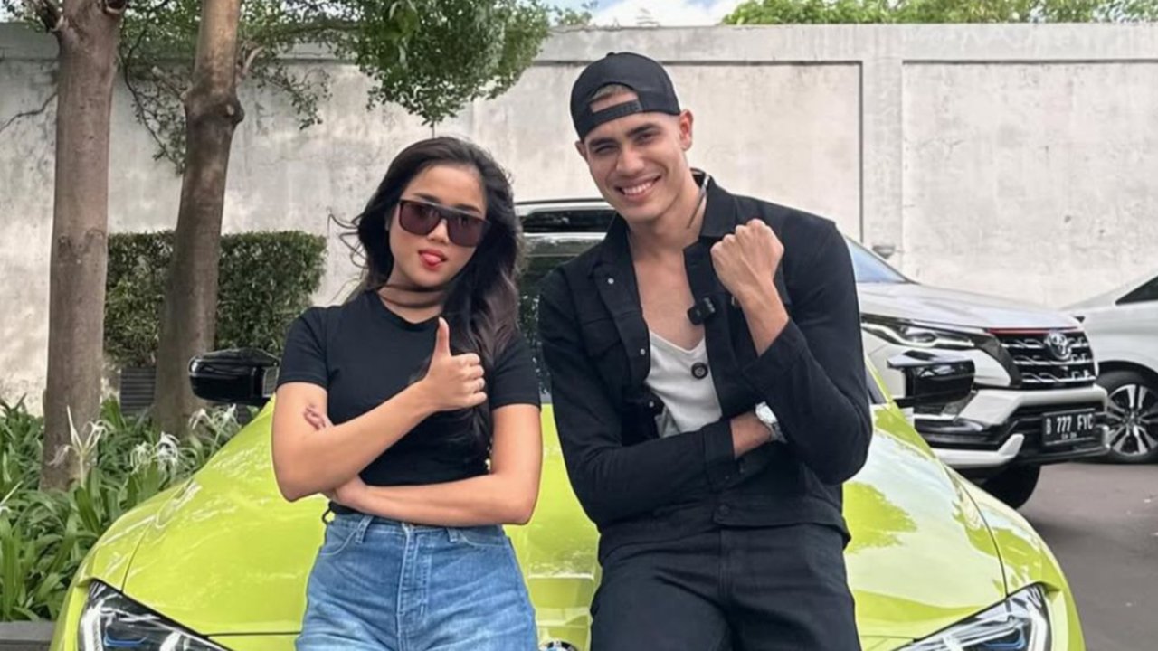Aisar Khaled Posting Foto dengan Fuji, Komentar Fadly Bikin Heboh Netizen