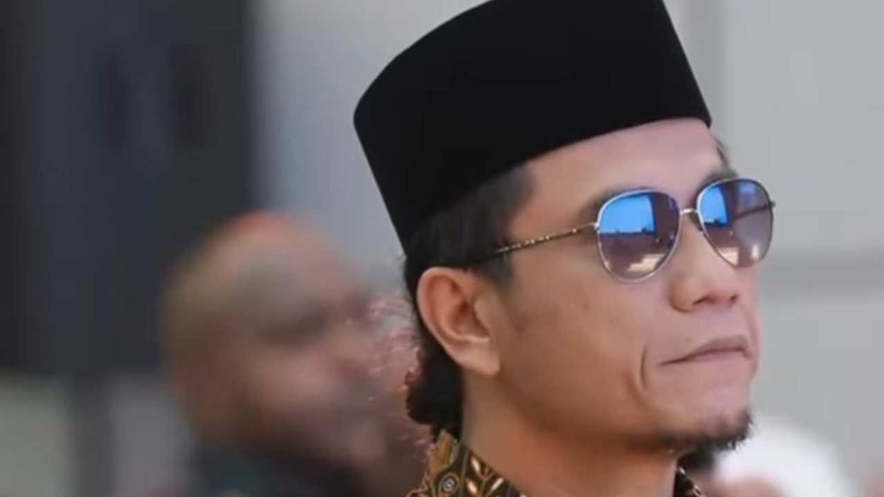 Rincian gaji dan tunangan Gus Miftah sebagai Utusan Khusus Presiden (credit: https://www.instagram.com/zitaanjani/).