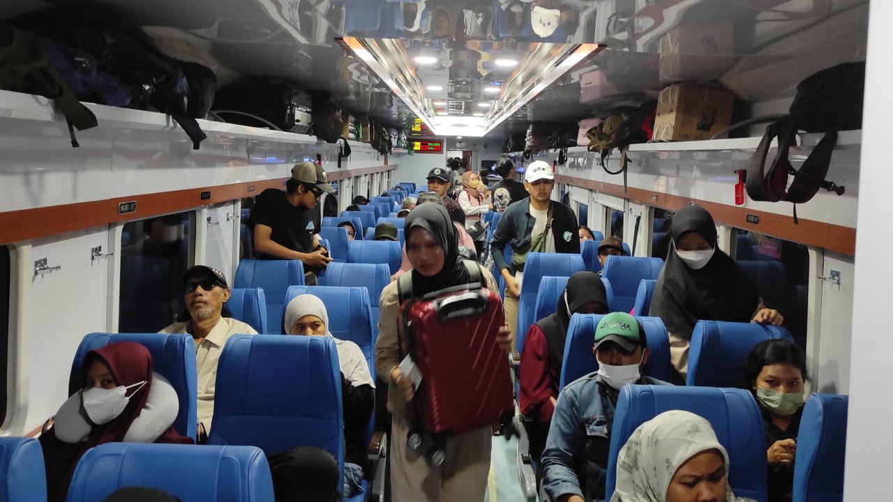 <p>PT Kereta Api Indonesia (Persero) meluncurkan Kereta Ekonomi New Generation dengan memberikan sentuhan-sentuhan baru. (dok: KAI)</p>
