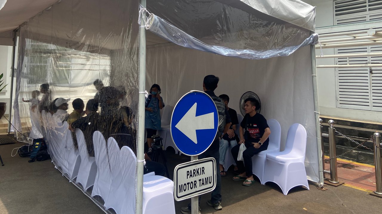 Gibran Tinjau Langsung 'Lapor Mas Wapres' di Istana Wapres