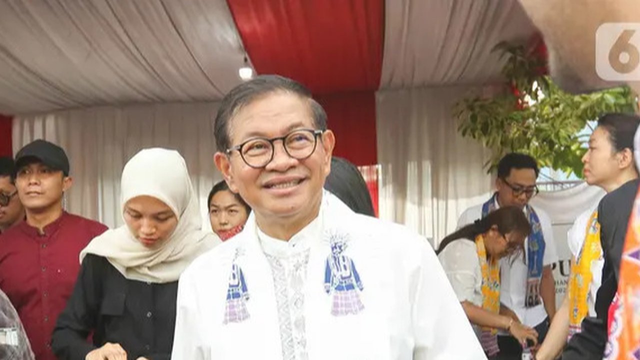 Untuk diketahui, Pramono Anung merupakan calon gubernur DKI Jakarta pada Pilkada 2024. Pramono Anung berpasangan dengan Rano Karno. (Liputan6.com/Herman Zakharia)