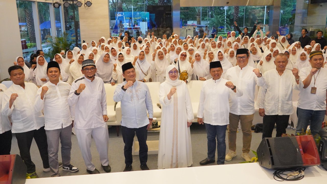PNM Berangkatkan Umrah Ibu Yuli