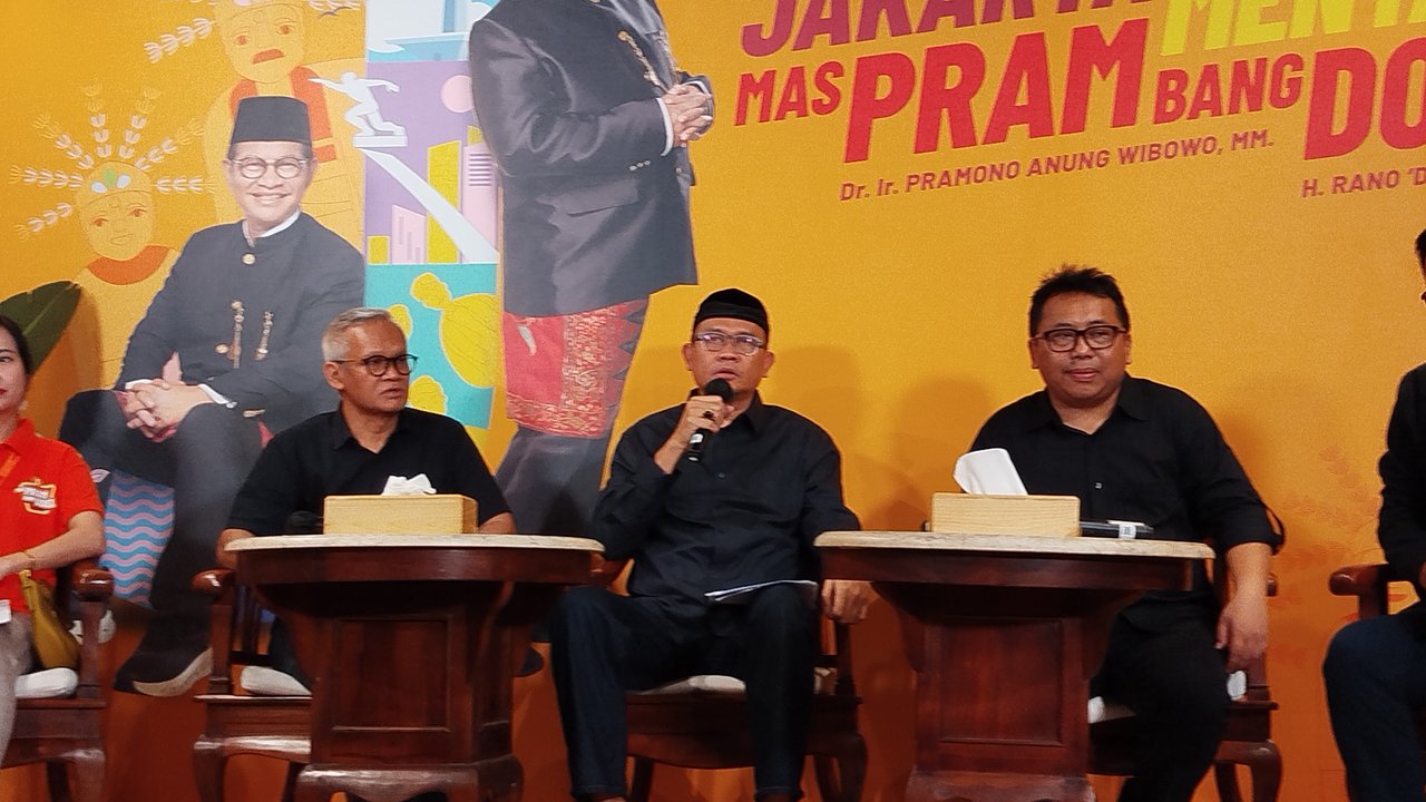 Ketua Tim Pemenangan Pramono Anung-Rano Karno, Lies Hartono alias Cak Lontong