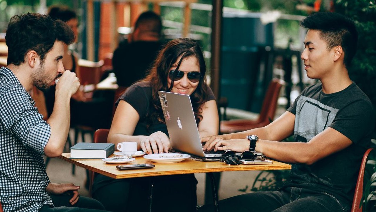 Kata-Kata Semangat untuk Pacar yang Sedang Kuliah