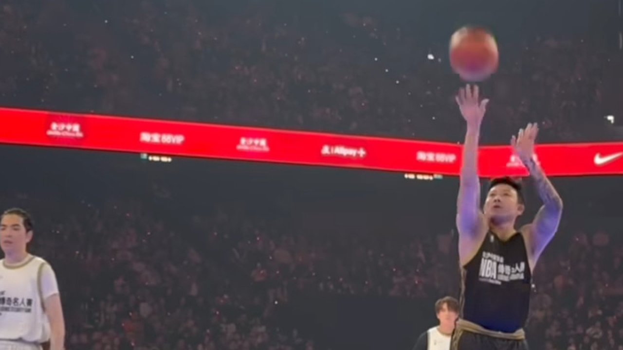 Potret Denny Sumargo Kembali Tanding Basket Bareng Atlet Ternama, Pebasket Sombong Unjuk Kemampuan Tak Kaleng-kaleng
