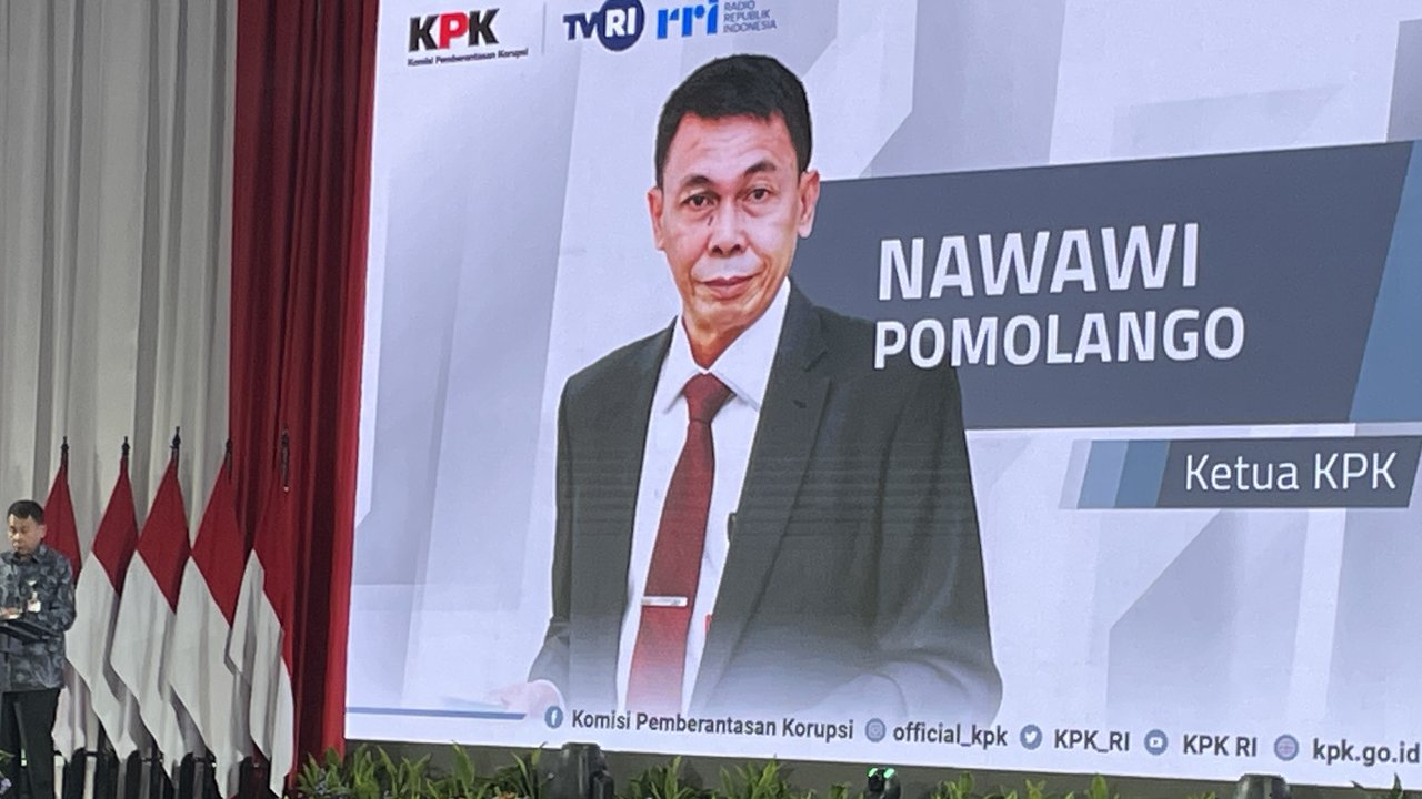 Ketua Komisi Pemberantasan Korupsi (KPK) sementara Nawawi Pomolango sesaat sebelum memberi keterangan di Gedung Merah Putih KPK, Jakarta, Senin (27/11/2023). (Liputan6.com/Angga Yuniar)