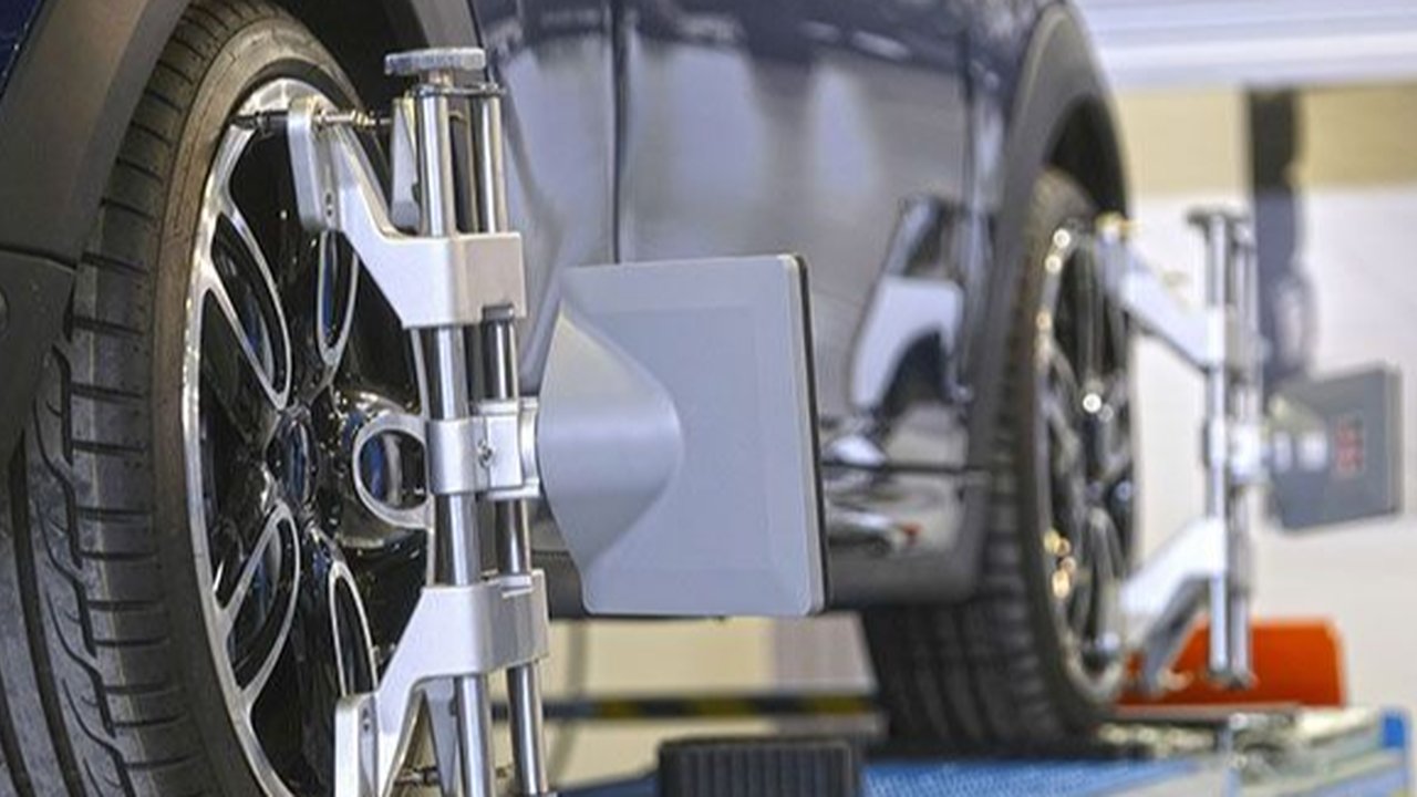 Apa yang Dimaksud dengan Spooring dan Balancing? Ketahui Manfaatnya bagi Kinerja Mobil Anda