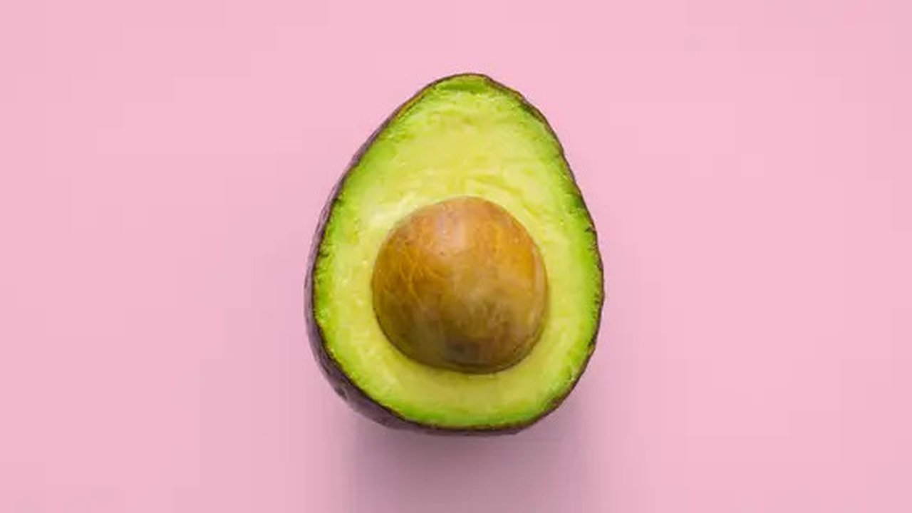 Ilustrasi Jus Alpukat Enak Manis Tidak Pahit / Freepik by Racool_studio.com