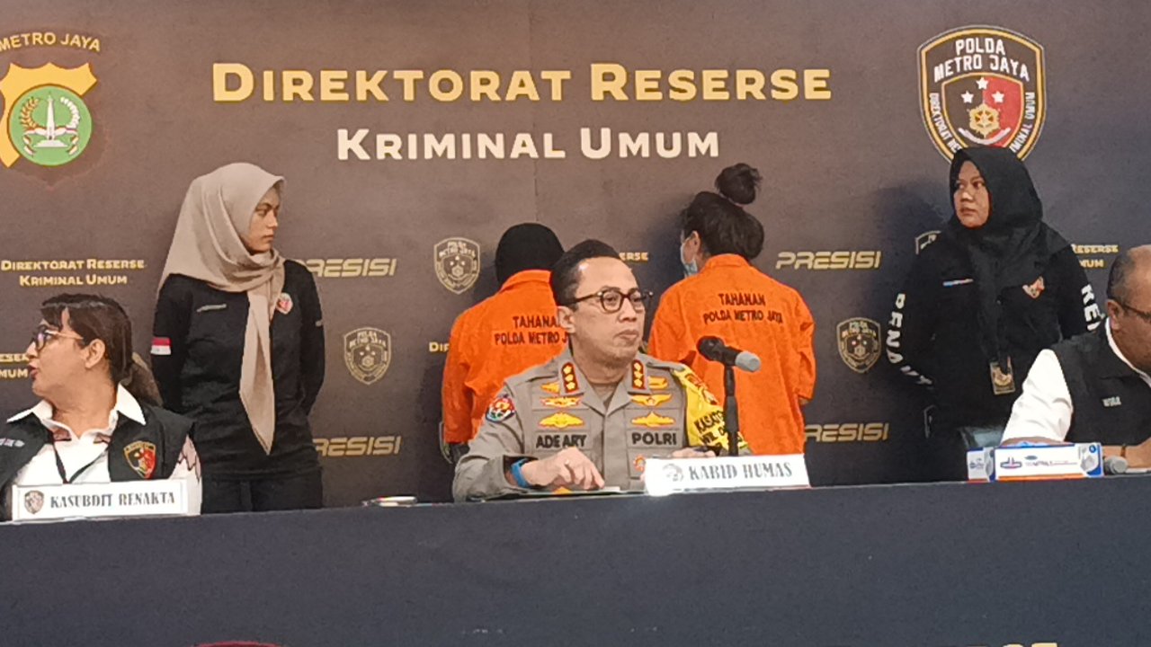 <p>Polisi menangkap dan menetapkan tersangka Ria Agustina (33) selaku pemilik Tabib Kecantikan Ria Beauty. (Liputan6.com/Ady Anugrahadi)</p>