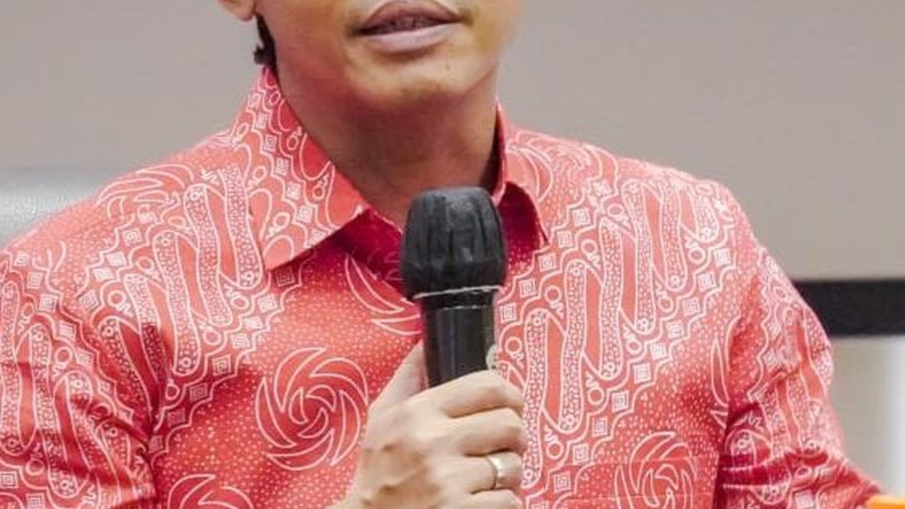 Gelar Diskusi Beasiswa Bersama Mahasiswa se-Riau, Raja Juli: Kuliah Adalah Tiket Kehidupan