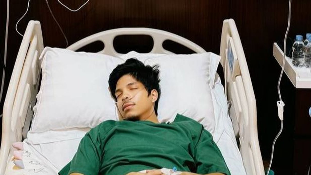 Kondisi Terkini Atta Halilintar Usai Jalani Operasi, Masih di Rumah Sakit Ditemani Keluarga Tercinta
